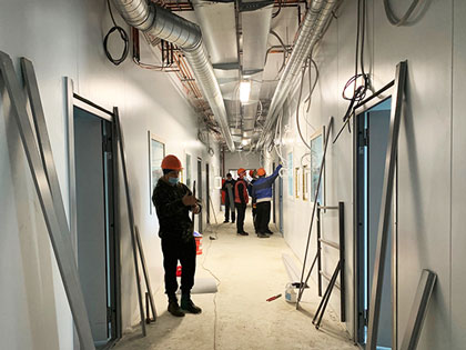  В здании нового медцентра завершается монтаж сетей и отделочные работы 