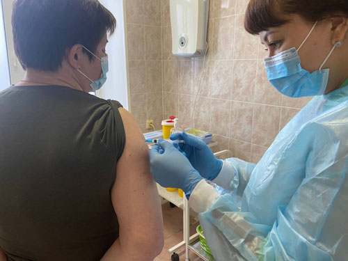  В Краснотурьинске против COVID-19 вакцинировано более 4,5 тысяч сотрудников промышленных предприятий 