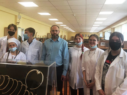  Кадровый потенциал: медицинский класс Краснотурьинска побывал на экскурсии в УГМУ 
